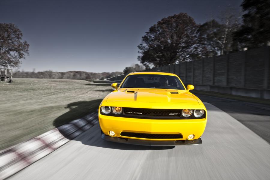  Dodge Challenger SRT8 392 Yellow Jacket 2012 года  (фото 9 из 11)